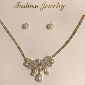 NWT Pearl & Gemstone Necklace & Earring Set